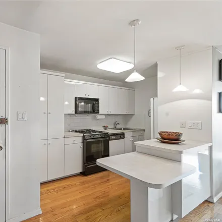 Image 5 - 241-20 Northern Boulevard, New York, NY 11362, USA - Condo for sale