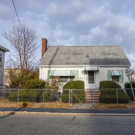 Rent this 3 bed house on 12 Hodges Court in Quincy, MA 02171