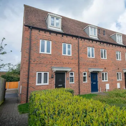Rent this 3 bed townhouse on 7 Ivy Close in Bilton, CV22 7YS