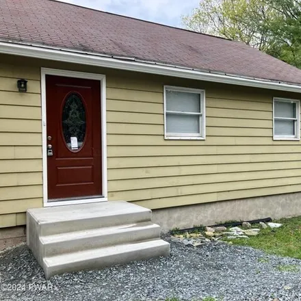 Rent this 3 bed apartment on 210 Shiney Mountain Road in Palmyra Township, PA 18426