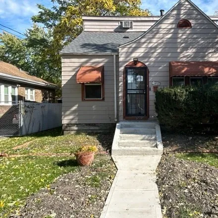 Buy this 3 bed house on 527 West 152nd Street in South Holland, IL 60473