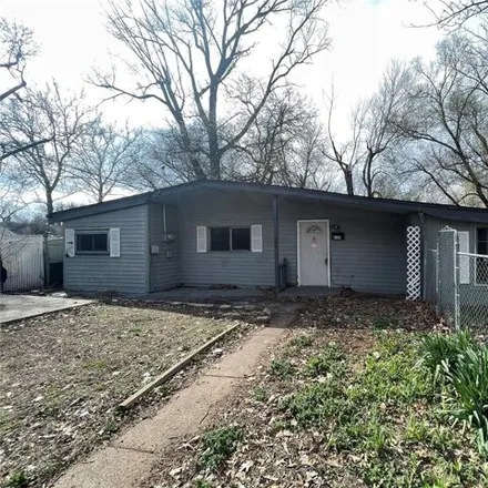 Buy this 2 bed house on 1521 Boehner Avenue in Hazelwood, MO 63135