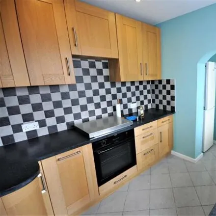 Image 6 - Woodside Road, Garston Manor, WD25 0GD, United Kingdom - Townhouse for sale