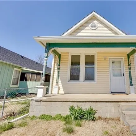Buy this 2 bed house on 1058 Osage Street in Leavenworth, KS 66048