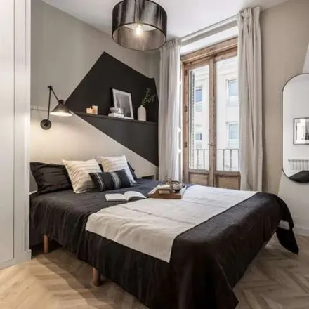 Rent this 4 bed apartment on La Tía Juana in Calle de Manuela Malasaña, 15