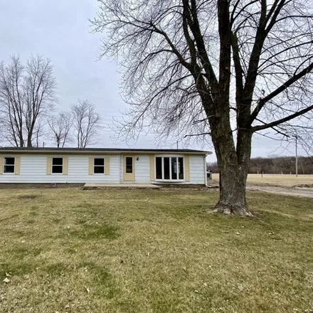 Buy this 3 bed house on 98 Seminole Lane in Iroquois County, IL 60948