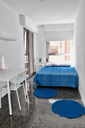 Rent this 7 bed room on Carrer de les Arts Gràfiques in 9, 46010 Valencia
