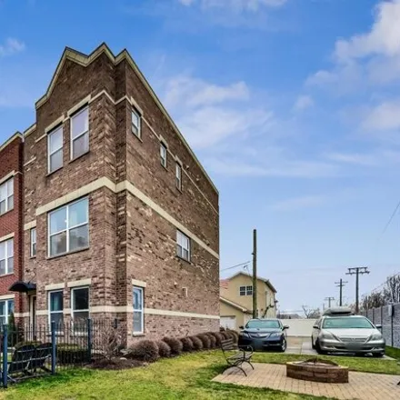 Buy this 3 bed townhouse on 3763-C South Morgan Street in Chicago, IL 60609