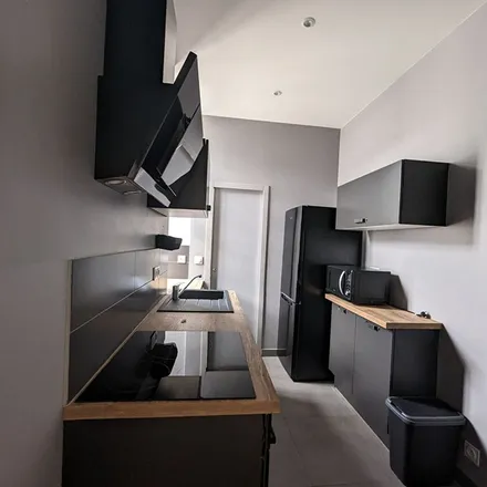 Rent this 2 bed apartment on 9 Allée Duquesne in 44000 Nantes, France