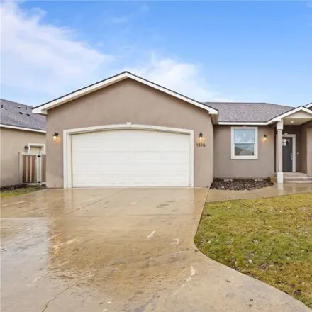 Buy this 3 bed house on Penn Plaza in 1075 West Valley Road, Moses Lake