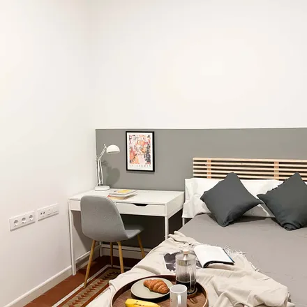Rent this 6 bed room on Carrer de Mallorca in 172, 08001 Barcelona
