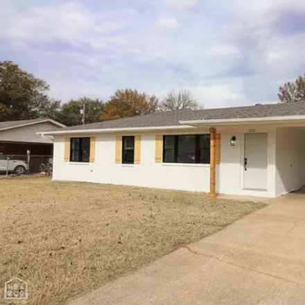 Buy this 4 bed house on 1086 Estelle Street in Lake City, Craighead County