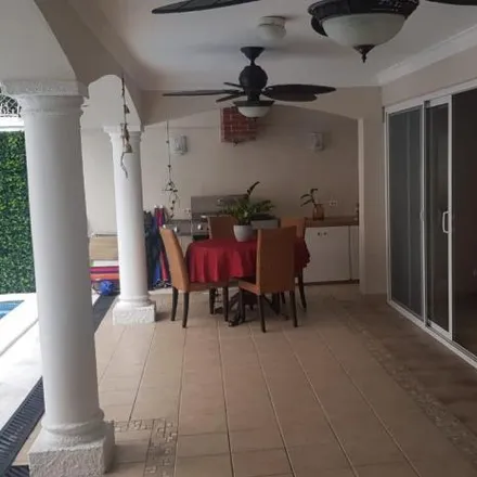 Rent this 4 bed house on Calle Circunvalación in 0801, Bethania