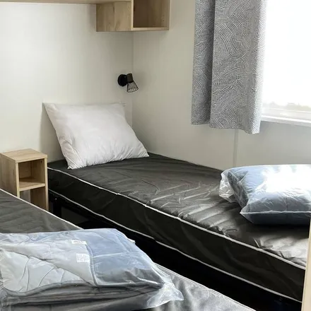 Rent this 2 bed house on ONZAIN in Rue de l'Écrevissière, 41150 Veuzain-sur-Loire