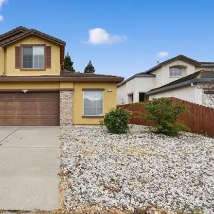 Buy this 3 bed house on 894 Sapphire Circle in Vacaville, CA 95687