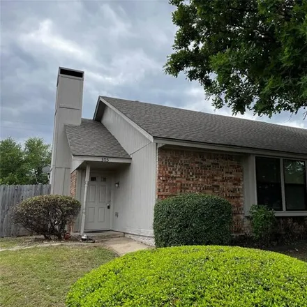 Image 1 - 315 Bryant Lane, Cedar Hill, TX 75104, USA - House for sale