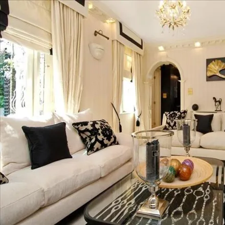 Image 9 - 71 Frognal, London, NW3 6XD, United Kingdom - House for rent