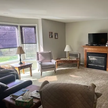 Image 2 - 2521 Archbury Lane, Park Ridge, IL 60068, USA - Condo for rent