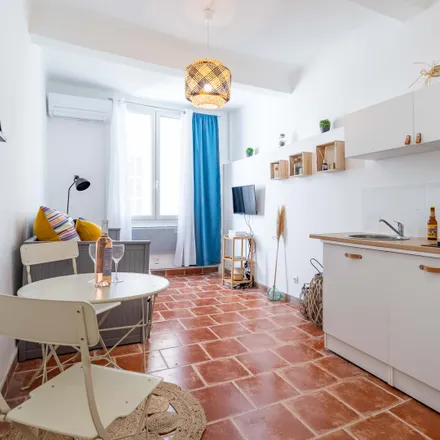 Image 1 - 2 Rue Fontaine des Vents, 13002 Marseille, France - Apartment for rent