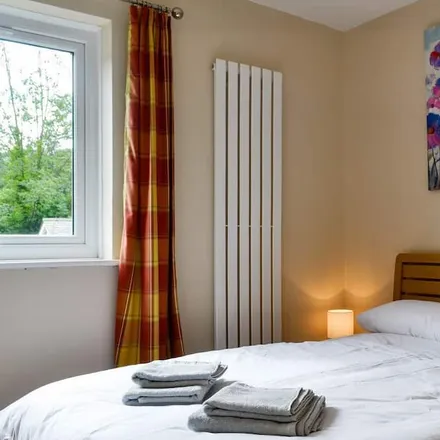 Rent this 2 bed townhouse on Y Felinheli in LL56 4XA, United Kingdom