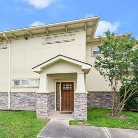 Rent this 3 bed condo on unnamed road in Bayou Fountain, East Baton Rouge Parish
