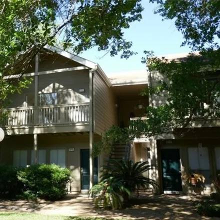 Buy this 1 bed condo on Woodlake Lane in Houston, TX 77063