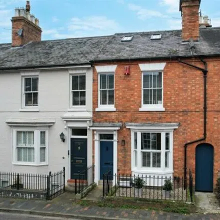 Buy this 3 bed townhouse on West Street in Stratford-upon-Avon, CV37 6DW