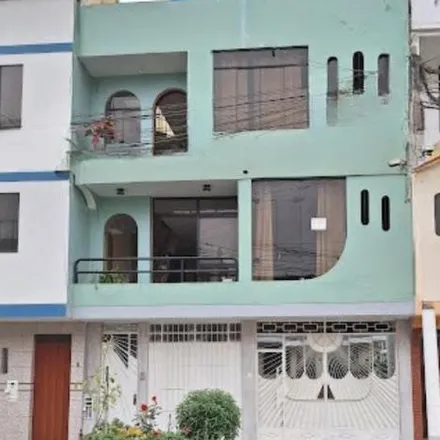 Buy this 12 bed house on Los Diamantes in Los Olivos, Lima Metropolitan Area 15301
