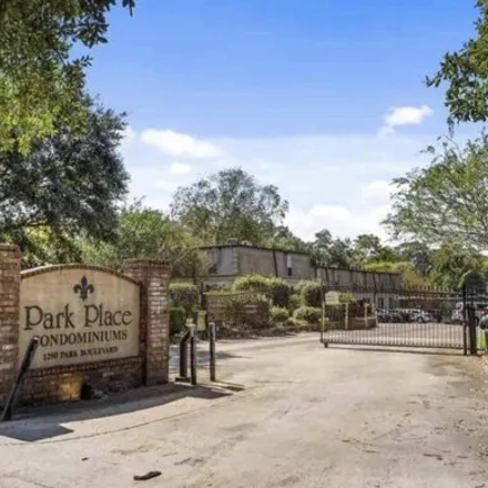 Image 6 - Raising Cane's Dog Park, Dalrymple Drive, Baton Rouge, LA 70802, USA - Condo for rent