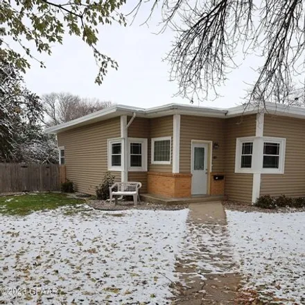 Buy this 2 bed house on 920 Stuart Avenue in Crookston, MN 56716