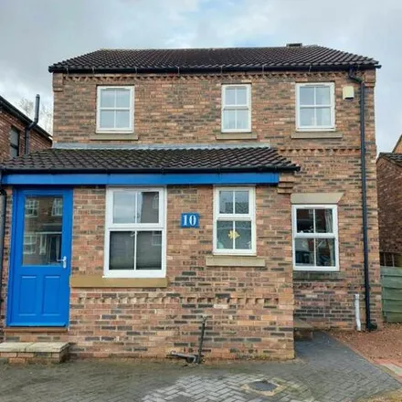 Buy this 3 bed house on Castlefields in Robin Hood, LS26 0GN