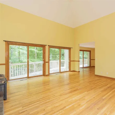 Image 3 - 21 Huyler Drive, Hyde Park, NY 12538, USA - House for sale