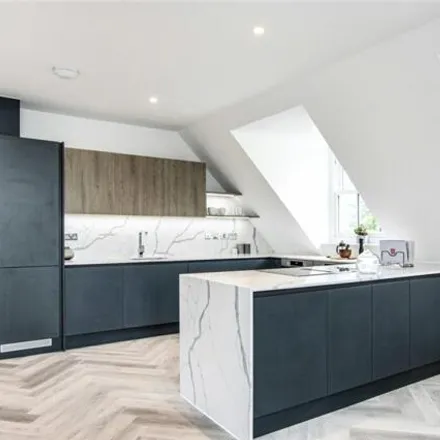 Image 6 - Orpington Station, Crofton Road, Tubbenden, London, BR6 8AE, United Kingdom - Apartment for sale