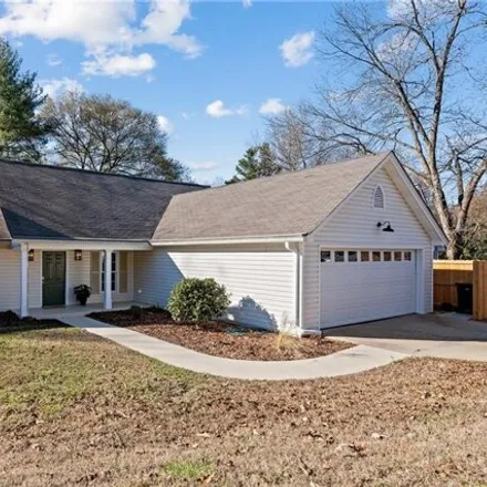 Image 1 - 1235 Springway Drive, Gainesville, GA 30501, USA - House for sale