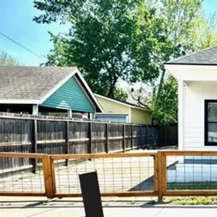 Buy this 3 bed house on 408 Winnie St in Houston, Texas