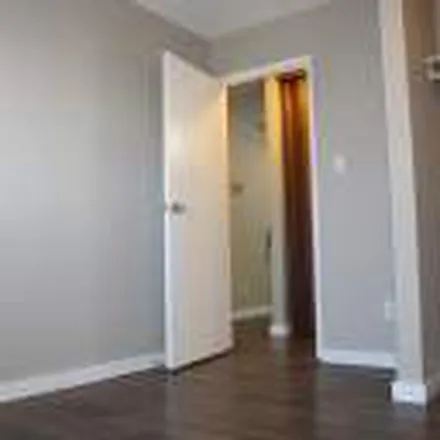 Image 5 - 10319 108 Avenue NW, Edmonton, AB T5H 2E4, Canada - Apartment for rent