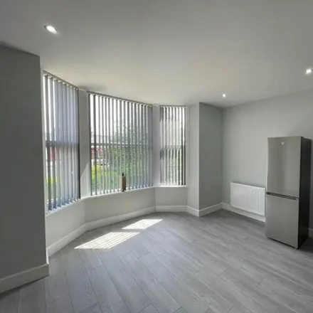 Image 5 - Tynwald Hill, Liverpool, L13 7DN, United Kingdom - Apartment for rent