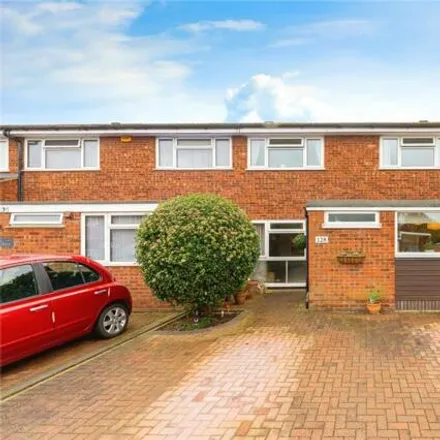 Buy this 4 bed townhouse on Chaucer Drive in Aylesbury, HP21 7LJ