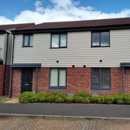 Buy this 3 bed duplex on Linnel Grove in Dawley, TF3 5HZ