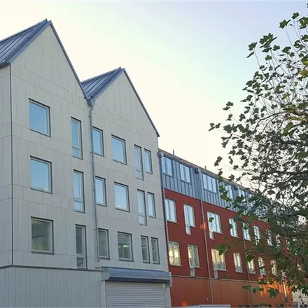 Rent this 3 bed apartment on Strömgatan 12 in 392 32 Kalmar, Sweden