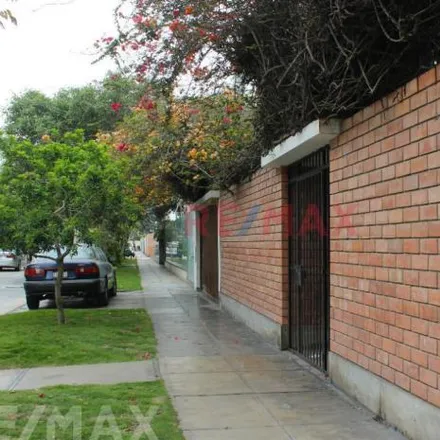 Buy this 4 bed house on Lima Golf Club in Calle Augusto Bolognesi, San Isidro