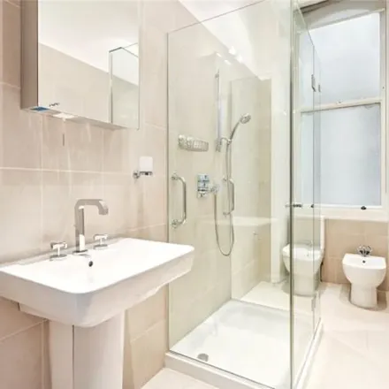 Image 7 - Wellington Court, 116 Knightsbridge, London, SW7 1DW, United Kingdom - Apartment for rent