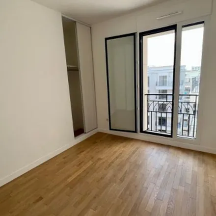 Rent this 4 bed apartment on 25 Rue Pasteur in 92300 Levallois-Perret, France