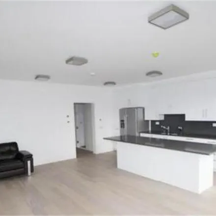 Rent this 2 bed apartment on Elm Avenue in London, W5 3XA
