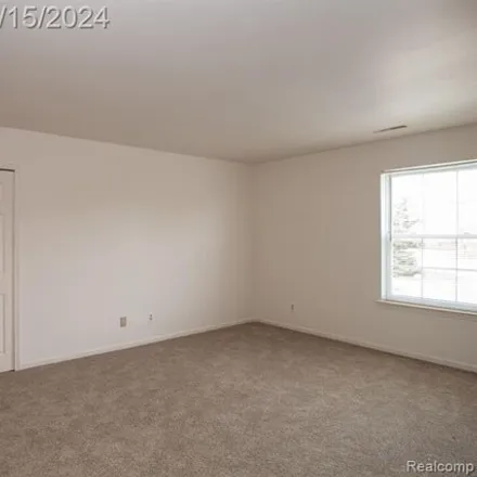 Image 6 - 1651 Huntington Park, Rochester Hills, MI 48309, USA - Condo for rent