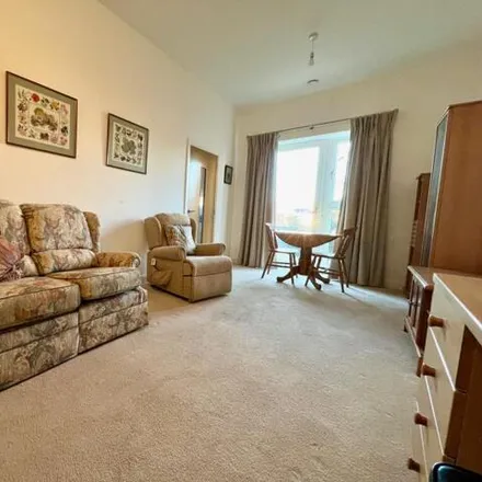 Image 4 - 9 Priory Walk, Cambourne, CB23 5BL, United Kingdom - Apartment for sale