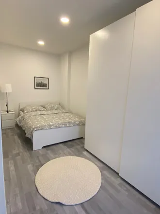 Rent this 2 bed apartment on Nürnberger Straße 5 in 10777 Berlin, Germany