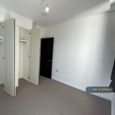 Image 5 - 30 Gloucester Drive, London, N4 2LN, United Kingdom - Apartment for rent