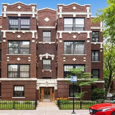 Buy this 3 bed condo on 1363-1371 East 52nd Street in Chicago, IL 60615