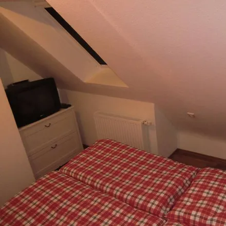 Rent this 4 bed house on Grundschule Butjadingen-Burhave in Am Marktplatz, 26969 Butjadingen